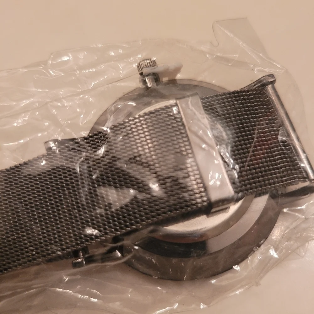 Stylish Black Mesh Strap Watch